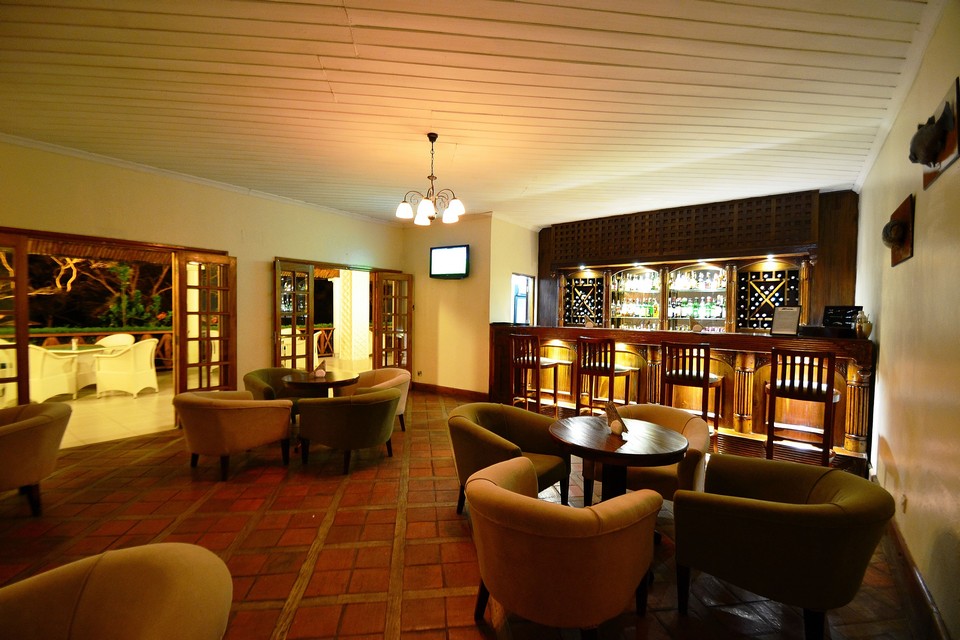 Lake-Naivasha-Country-Club-The-Tavern-Bar-2