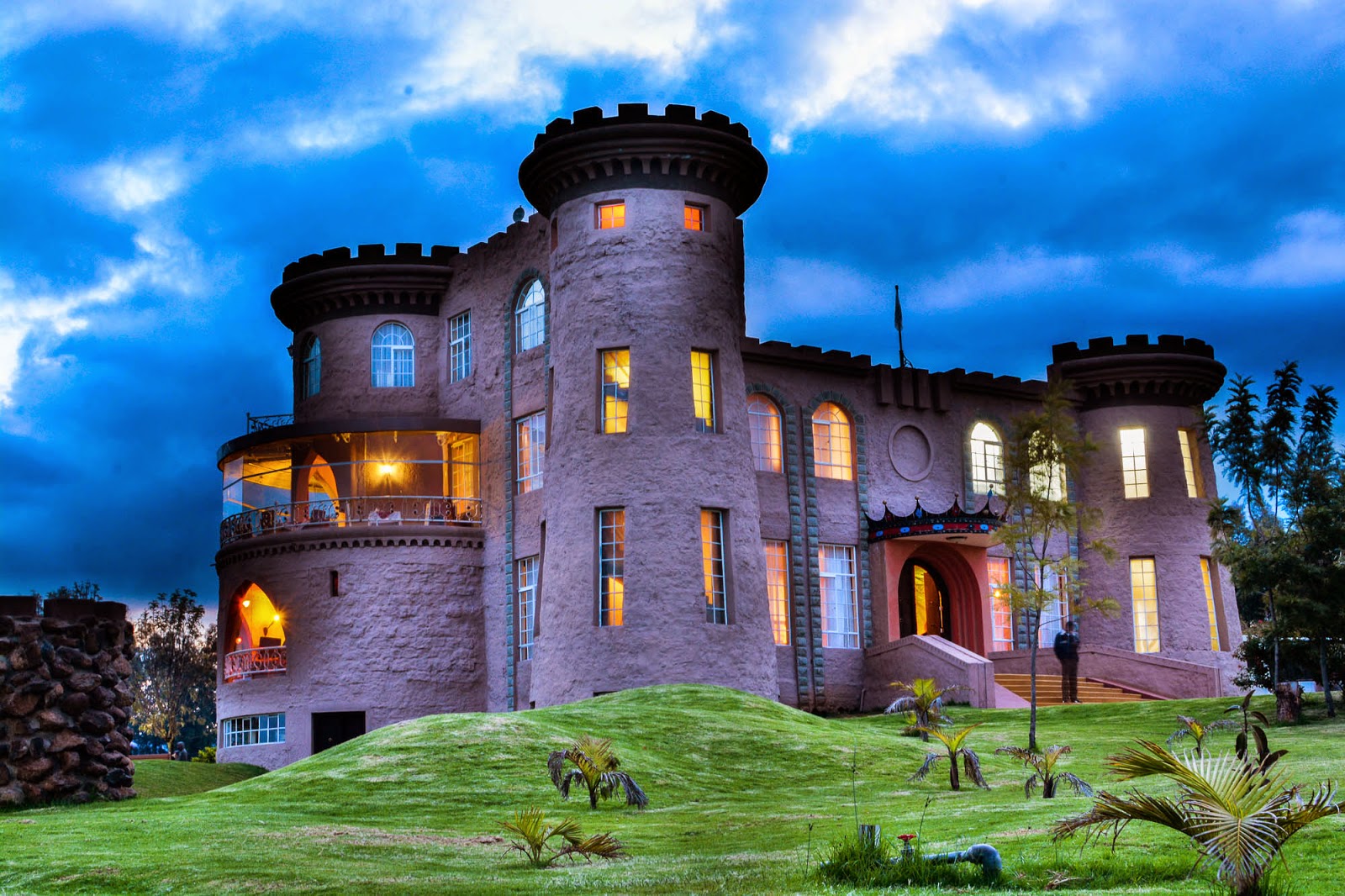 Tafaria Castle  - Kenyasafari.co.ke